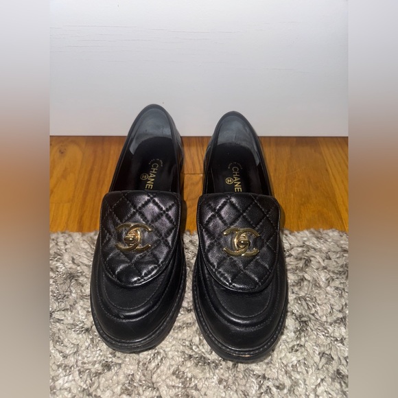 Chanel gold hardware leather loafers - Picture 2 of 6